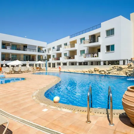Seabreeze Apartment 200M Away From The Sea Paralimni Exterior photo