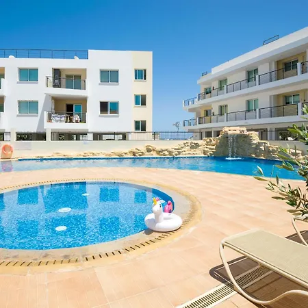 Seabreeze Apartment 200M Away From The Sea Paralimni Exterior photo