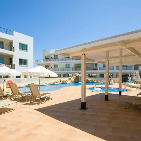 Seabreeze Apartment 200M Away From The Sea Paralimni Exterior photo