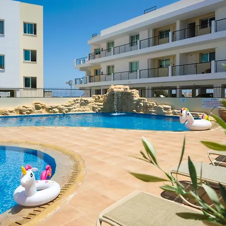 Seabreeze Apartment 200M Away From The Sea Paralimni Exterior photo