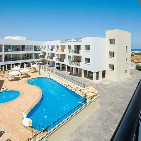 Seabreeze Apartment 200M Away From The Sea Paralimni Exterior photo