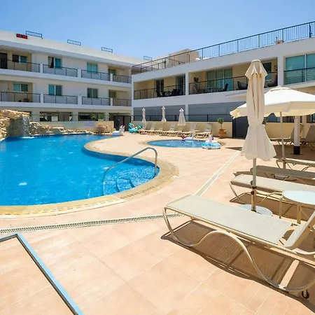 Seabreeze Apartment 200M Away From The Sea Paralimni Exterior photo