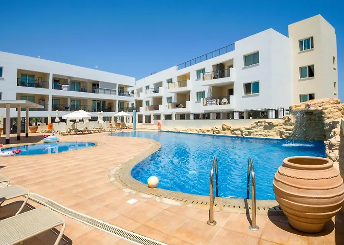 Seabreeze Apartment 200M Away From The Sea