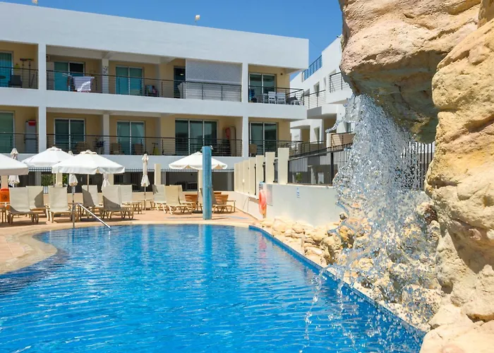 Seabreeze Apartment 200M Away From The Sea