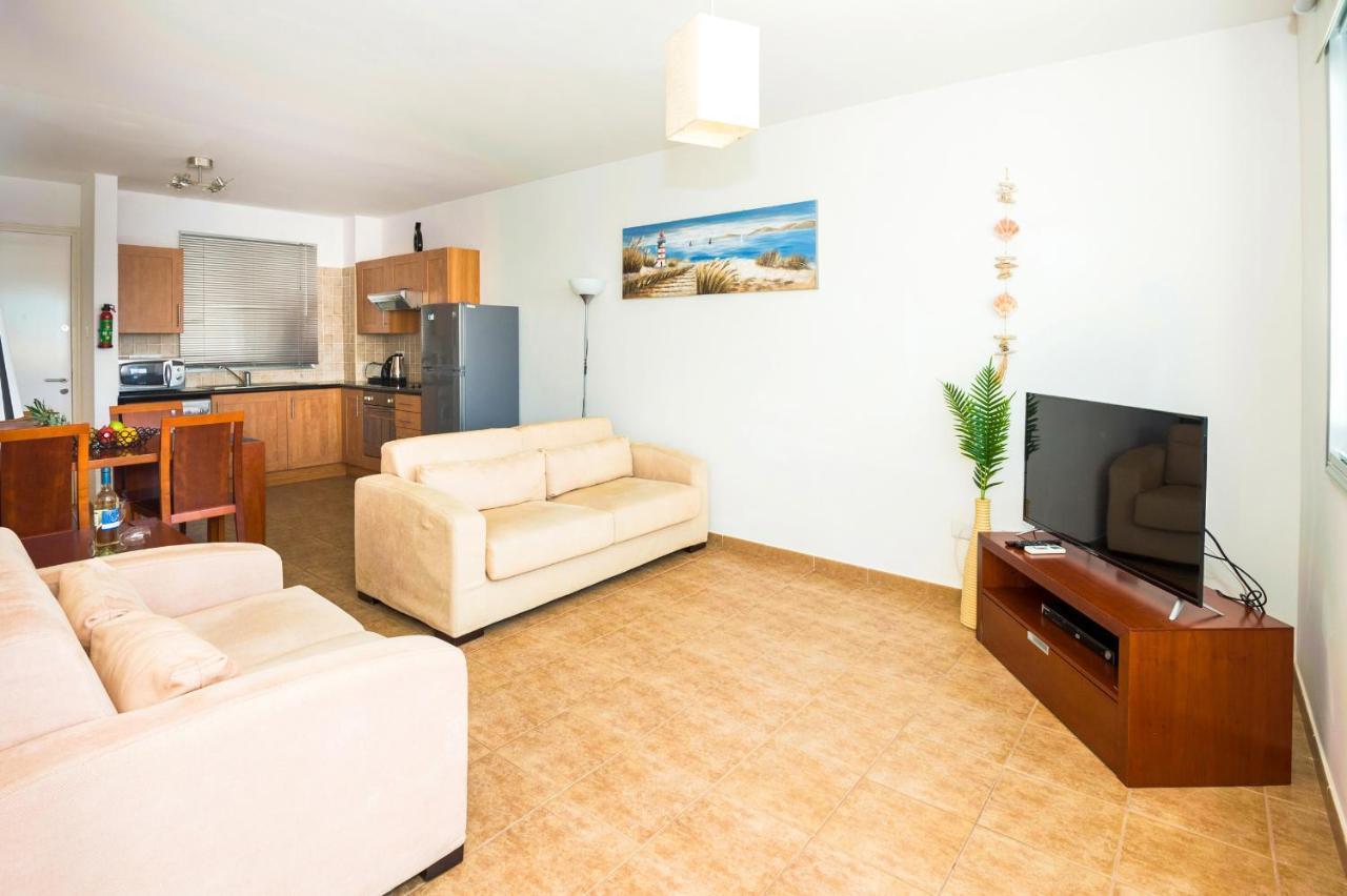 Seabreeze 200m Away From The Sea Paralimni