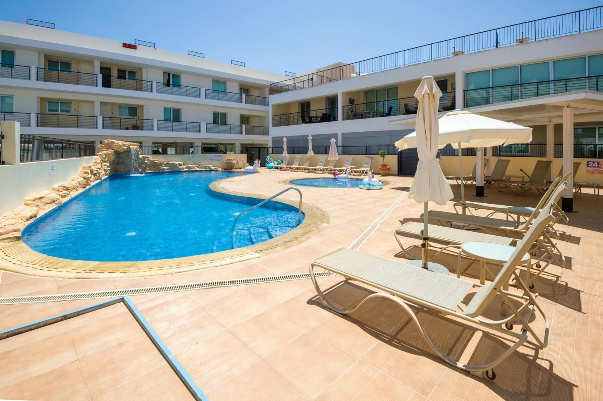 Seabreeze 200m Away From The Sea